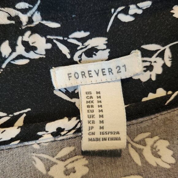 Forever 21 Women's Size Medium Black & White Open Front Cardigan Blouse - Picture 12 of 12